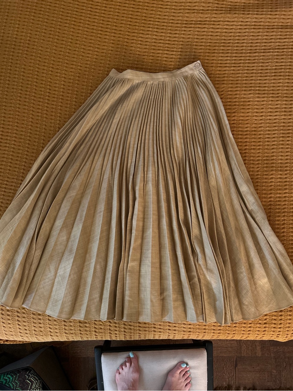 Vintage pleated linen blend maxi skirt, size 40